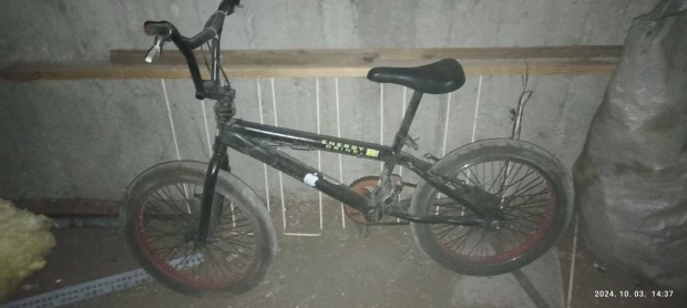 Elad bmx bicikli