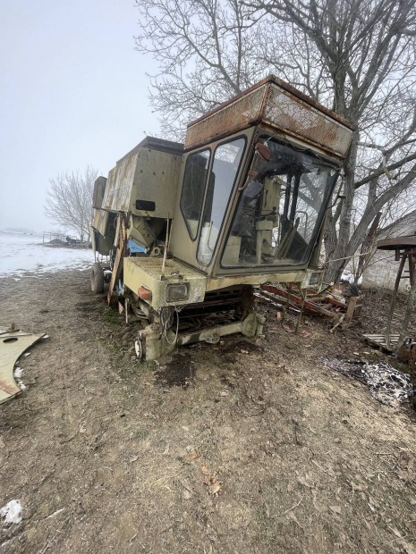 Elad� bontott fortschritt 516B