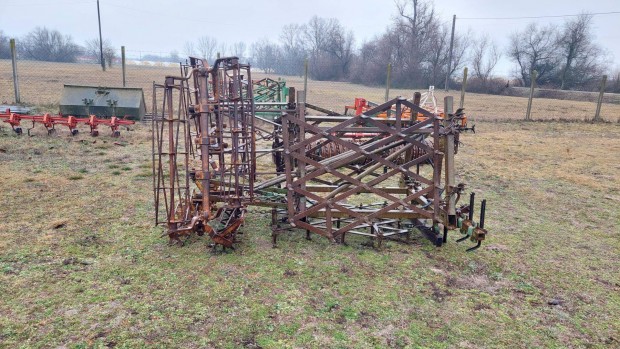 Eladó borona kombináció Feldherr 320
