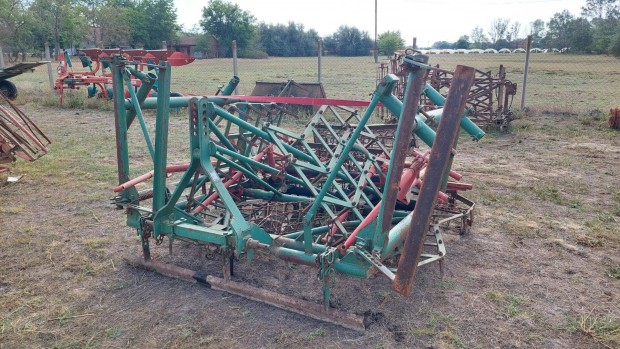 Elad� borona kombin�ci� Knoche 420