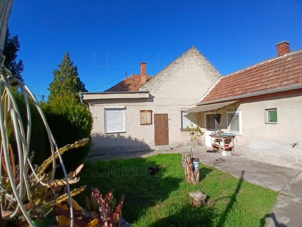 Elad� csal�di h�z Abd�n