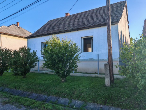 Elad� csal�di h�z B�tonyterenye/ Kisterenye/