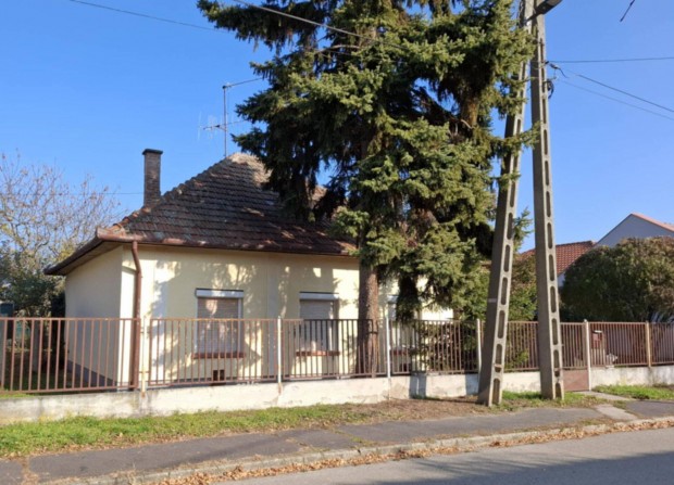 Eladó családi ház Békéscsabán