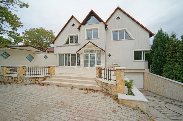 Elad� csal�di h�z Budapest XVII. ker�let, Pesti �t