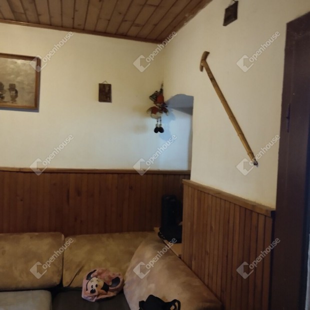 Elad� csal�di h�z Celld�m�lk mellett!