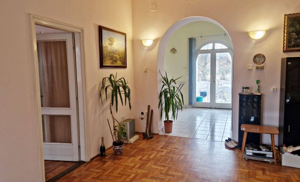 Elad� csal�di h�z Csap�kertben