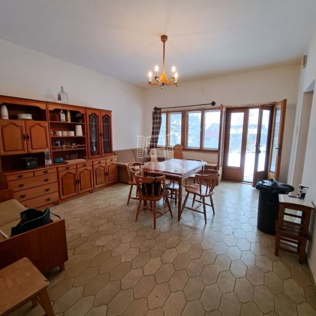 Elad� csal�di h�z Csopak, Vincell�r u. 2.