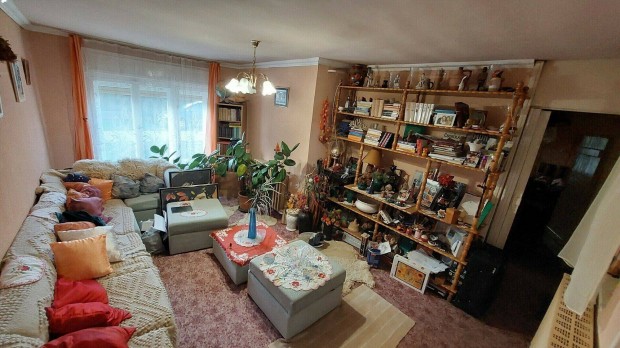 Elad� csal�di h�z Dalmandon