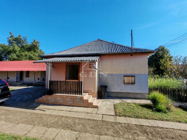 Elad� csal�di h�z Ebes, Hunyadi utca