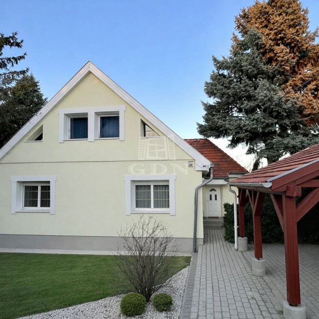 Elad� csal�di h�z �rd, Fac�lia utca