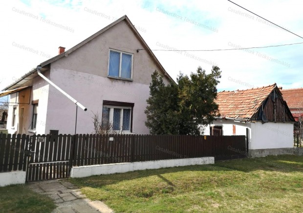 Elad� csal�di h�z Fegyverneken!