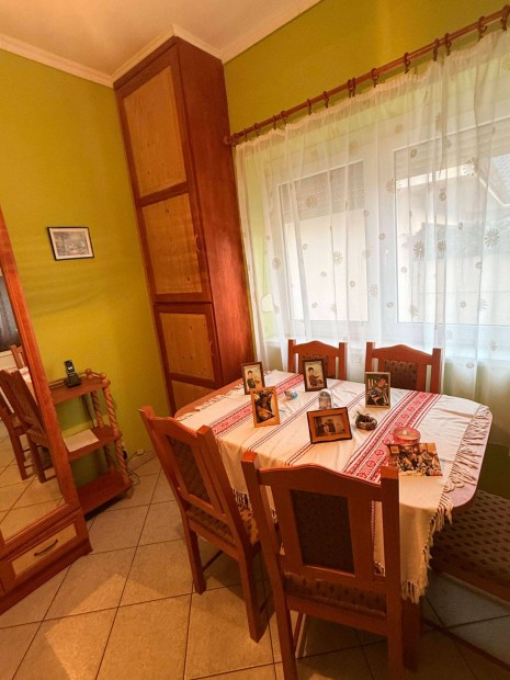 Elad� csal�di h�z Gy�r Szabadhegyen