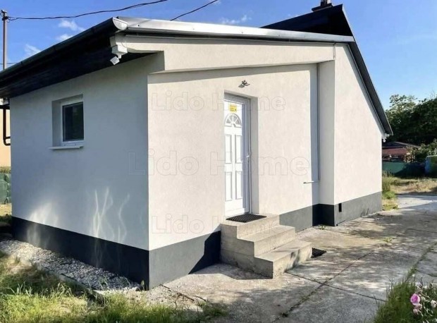 Elad� csal�di h�z Gy�rben!