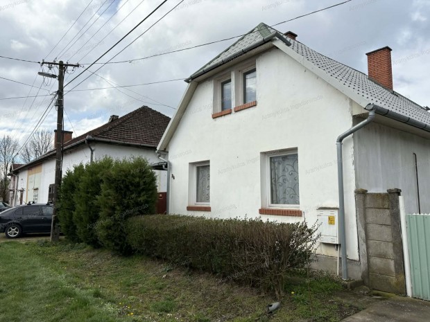 Elad� csal�di h�z Gyulav�ri sz�v�ben!