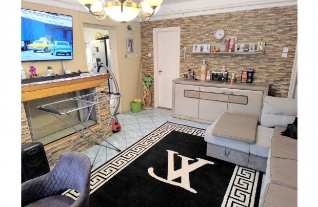 Elad� csal�di h�z Hajd�hadh�zon 98 m, 3 szoba + nappali!