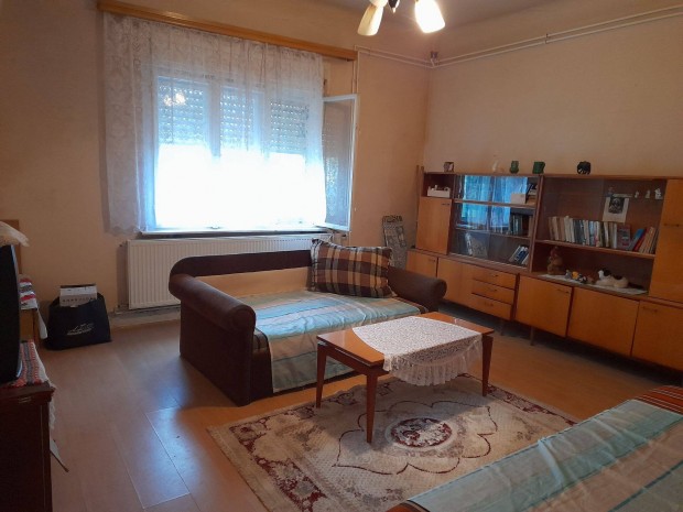 Elad� csal�di h�z Homokszentgy�rgy�n