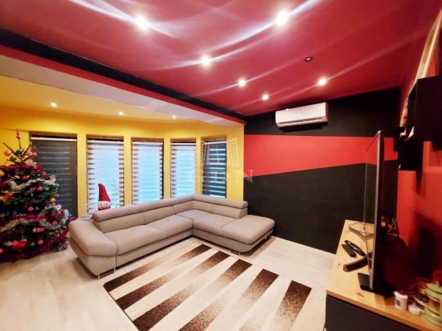 Elad� csal�di h�z In�rcs, �jszer� csal�dbar�t k�rnyezetben!