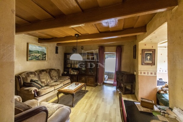 Elad� csal�di h�z Jobb�gyi, K�zpontban