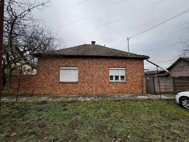 Elad� csal�di h�z L�k�sh�z�n!