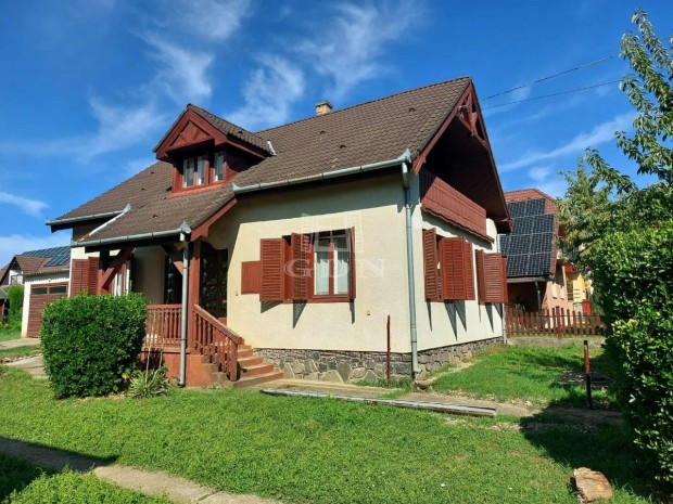 Elad csaldi hz Marcali, Marcali Rzsadombjn csaldi hz