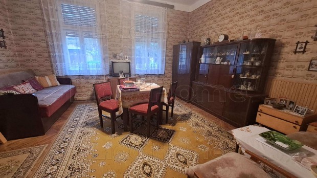 Elad csaldi hz Marcaliban