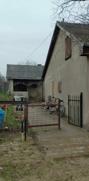 Elad� csal�di h�z Martink�n! - Csend, nyugalom �s hatalmas t�r