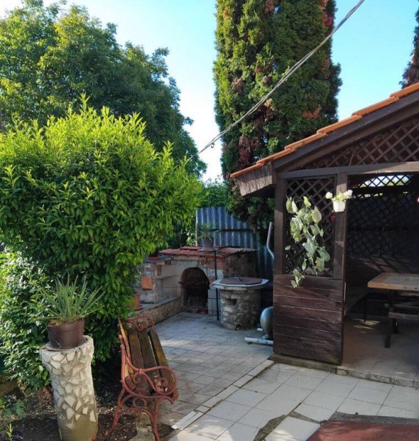 Elad� csal�di h�z Miskolc Kili�n-�szak csendes, csal�di h�zas �vezet