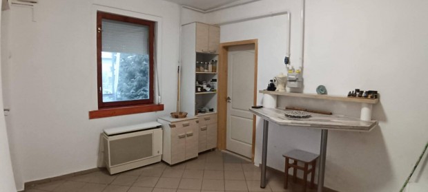 Elad� csal�di h�z Miskolc, Di�sgy�r