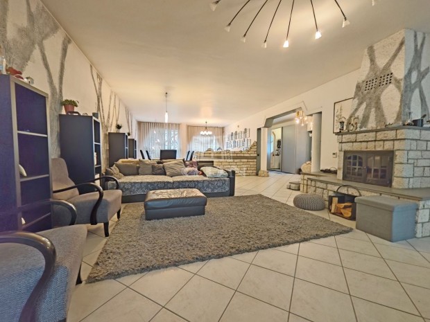 Elad� csal�di h�z Miskolc, Tam�si �ron utca