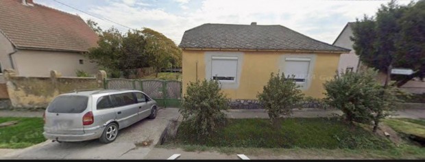 Elad� csal�di h�z Nagyhars�nyban 