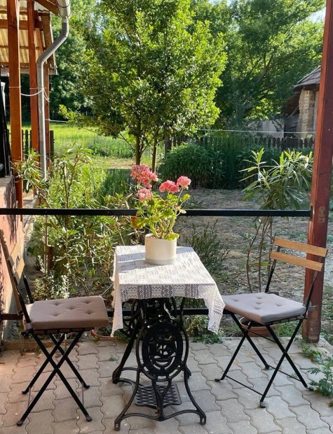 Elad� csal�di h�z N�gr�d megye