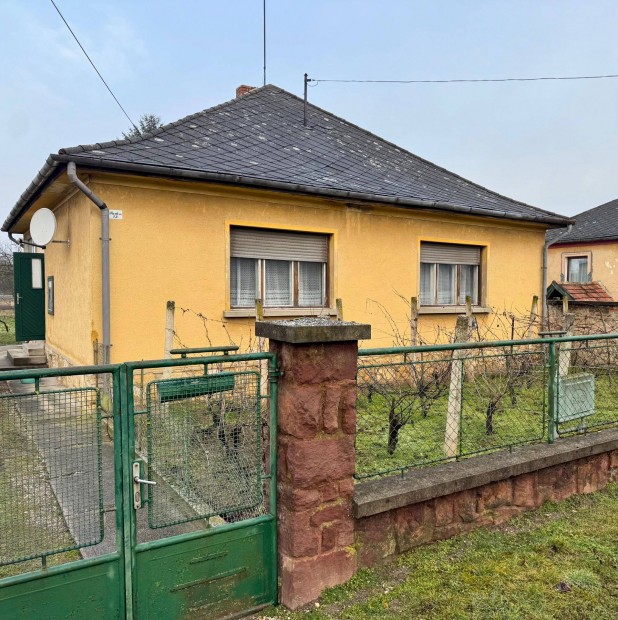 Elad� csal�di h�z Nyir�d