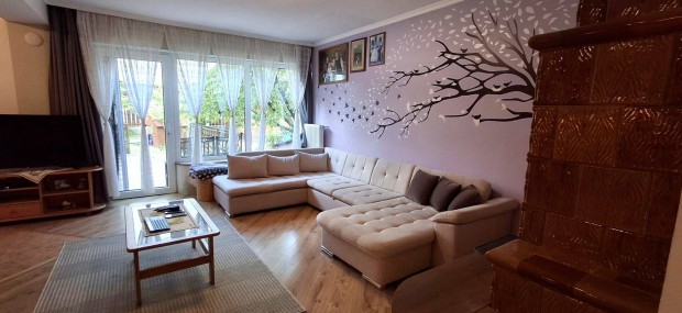 Elad� csal�di h�z Ny�regyh�z�n, a D�li Ipartelep �s Malomkert k�z�tt