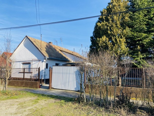 Elad� csal�di h�z �rk�ny