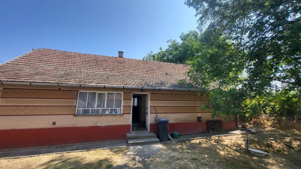 Elad� csal�di h�z P�lmonostor�n Gazd�lkod�sra is kiv�l� lehet�s�g!