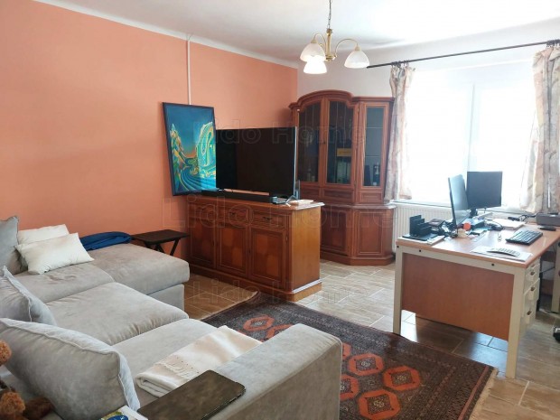 Elad� csal�di h�z Paton