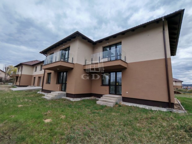 Elad� csal�di h�z P�cel, P�cel, 2 lak�sos LUXUS ingatlan