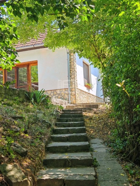 Elad� csal�di h�z P�cel, �jtelep - csal�dih�z