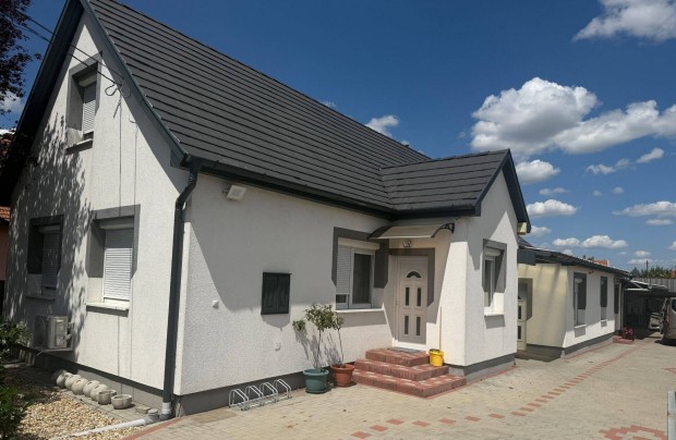 Elad� csal�di h�z P�sp�klad�nyban