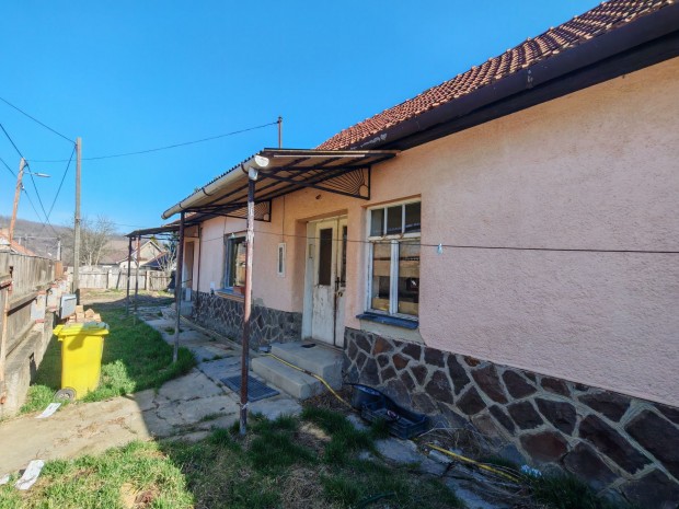 Elad csaldi hz Recsk