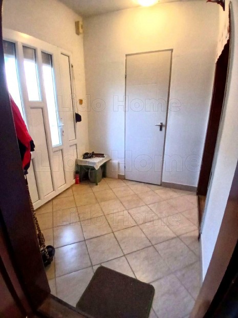 Elad� csal�di h�z Rom�ndon!