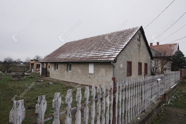 Elad� csal�di h�z S�rbog�rdon!