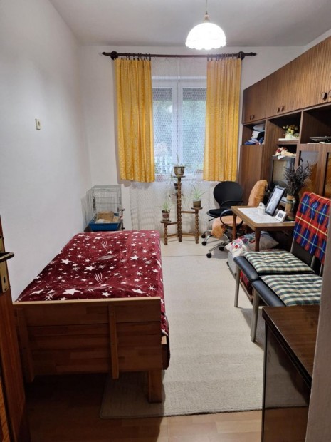 Elad� csal�di h�z Sikl�s-M�riagy�d�n, a bazilika k�zel�ben!