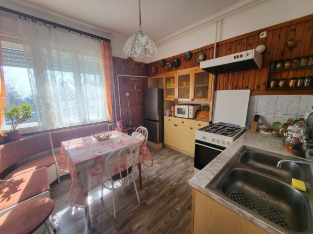 Elad� csal�di h�z Szabolcsfaluban