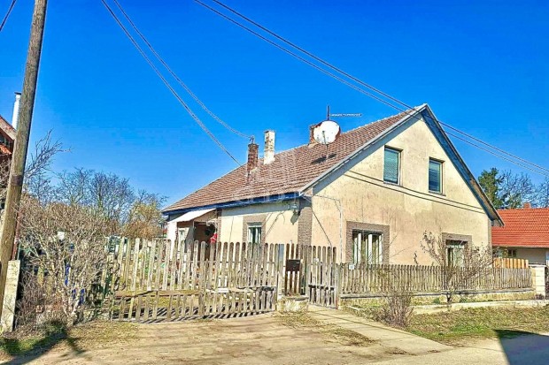 Elad� csal�di h�z Szentl�rinck�ta, Pet�fi S�ndor utca