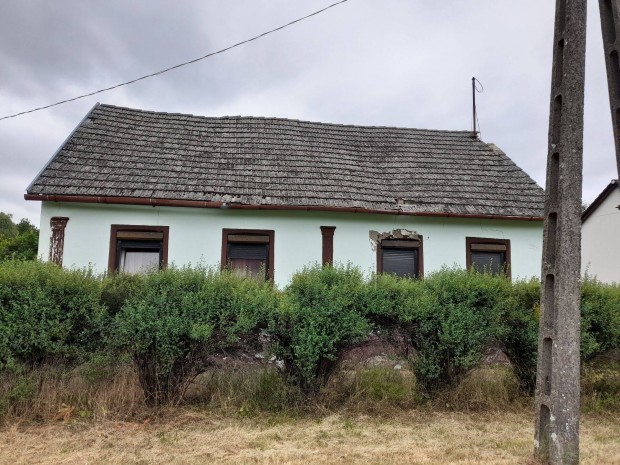 Elad� csal�di h�z Szulokban