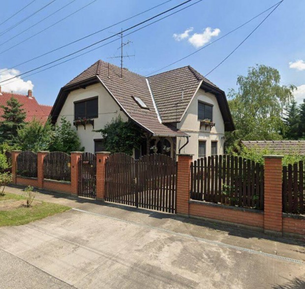 Elad� csal�di h�z T�p�n!