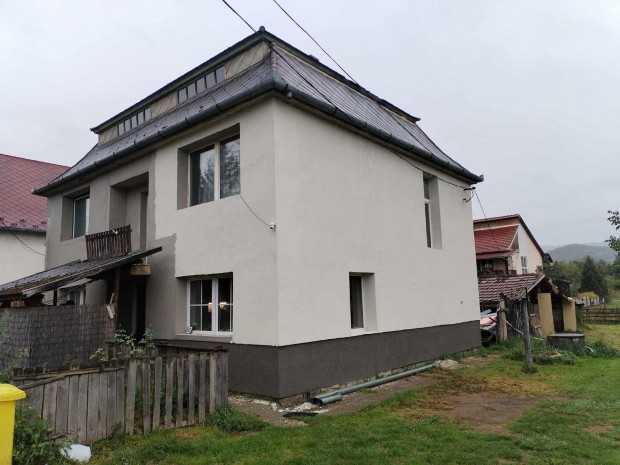 Elad� csal�di h�z Tarnaleleszen  Eger �s B�kksz�k k�zel�ben