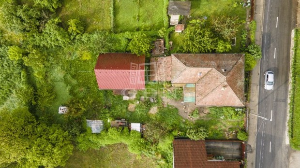 Elad� csal�di h�z Tura, K�nya-t� k�rny�k�n