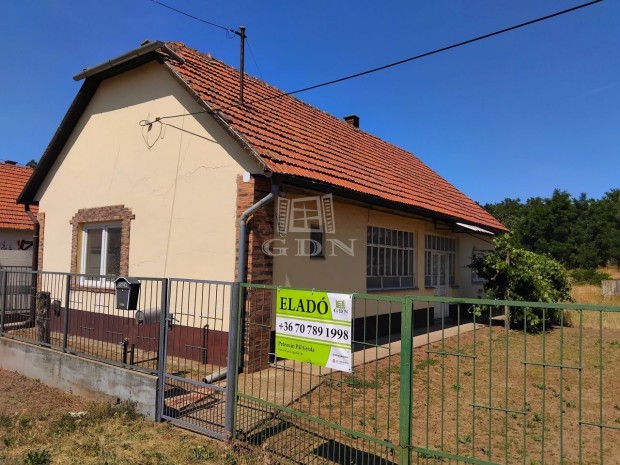 Eladó családi ház Újfehértó, Gábor Áron utca